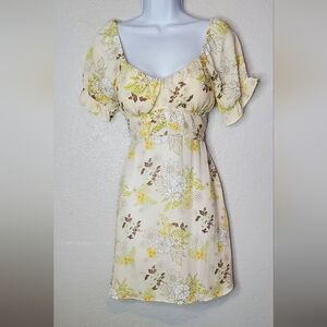 Madden NYC Floral Yellow Tan Puff Sleeve Sweetheart Mini Sundress Retro 70s Vibe